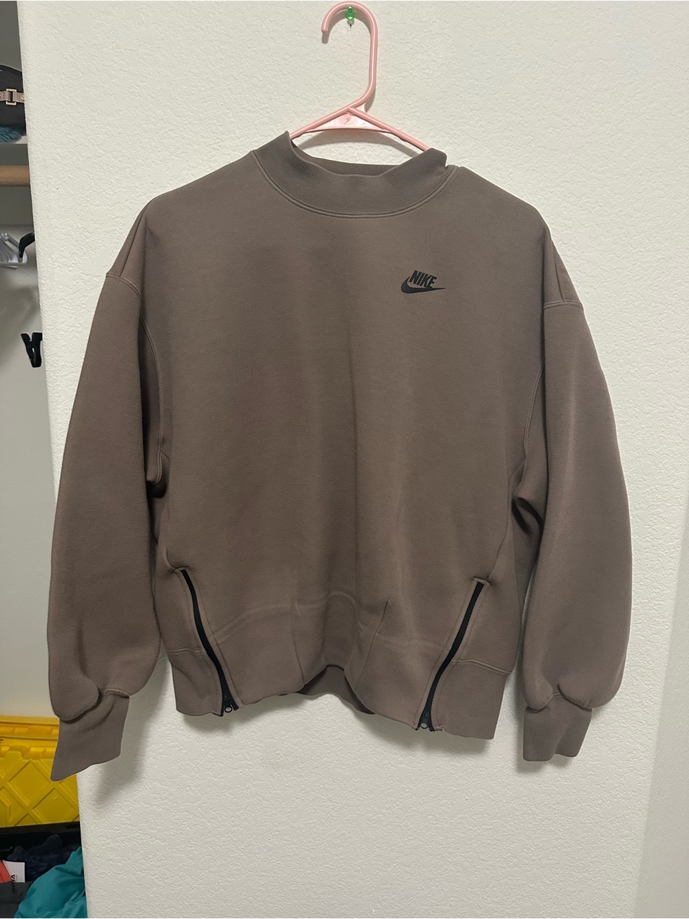 Nike Tech Sweatshirt!